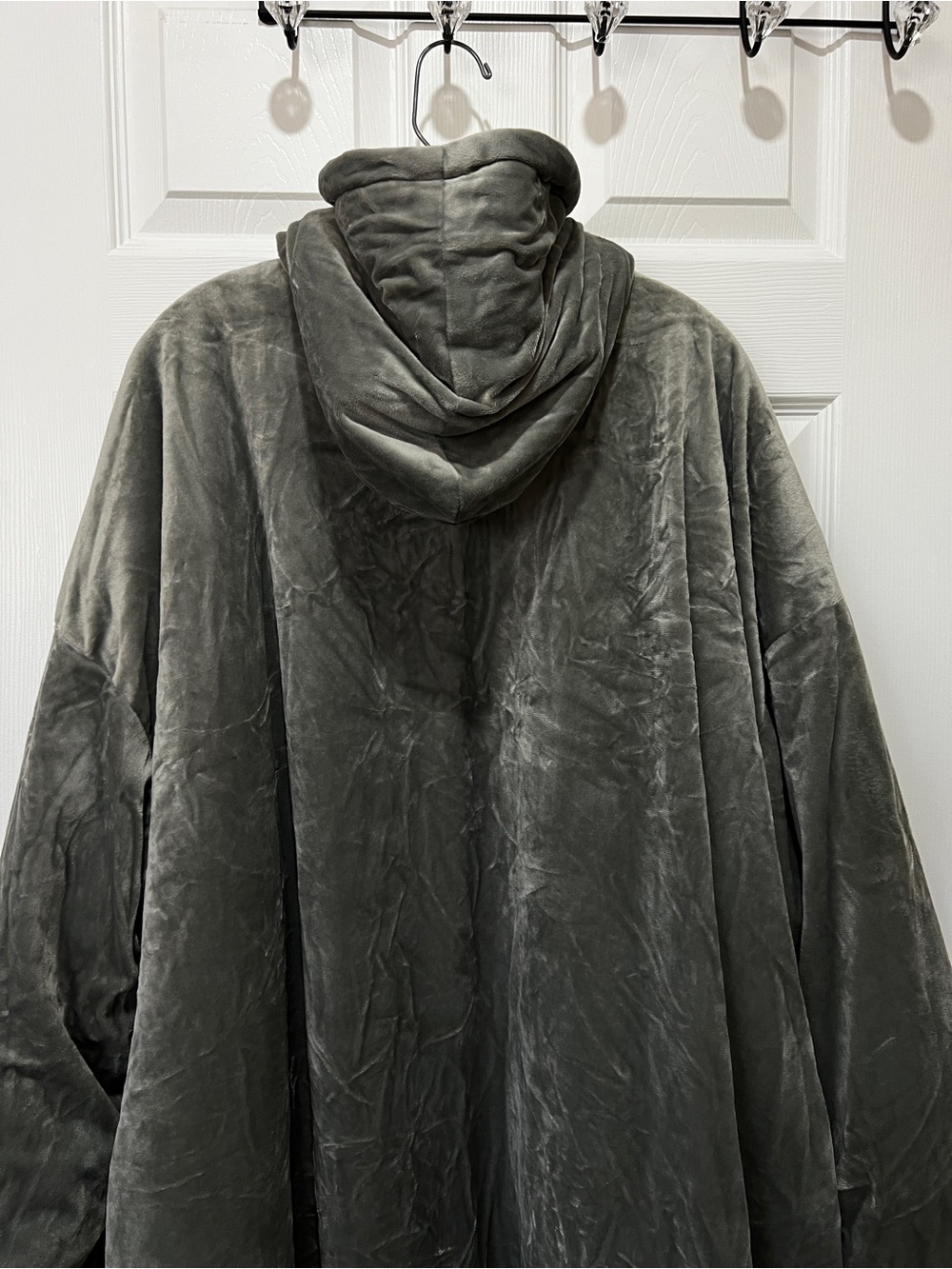 The Comfy Original Oversized Microfiber & Sherpa Wearable Blanket Gray One Size - Picture 3 of 9